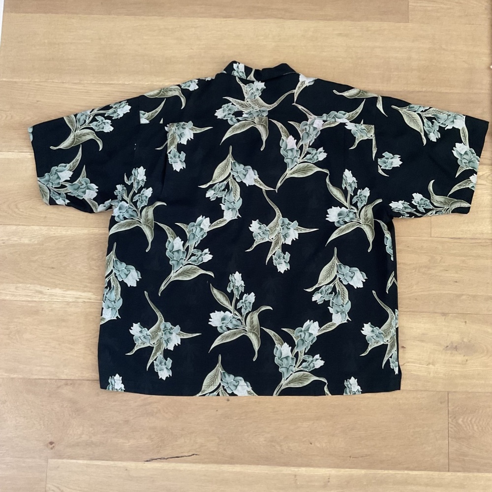 Tommy Bahama Black Floral Hawaiian Shirt - Picture 5 of 7